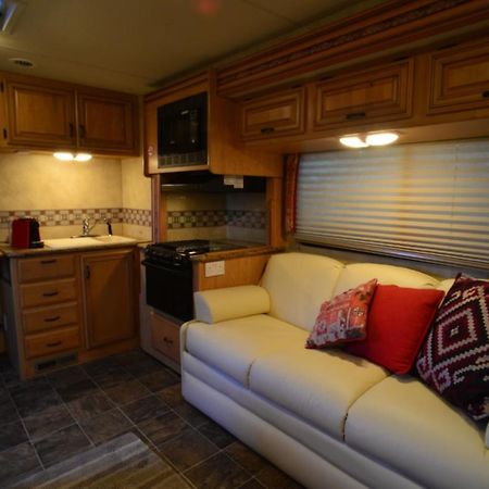 Luxury American Rv With Hot Tub West Chiltington Dış mekan fotoğraf