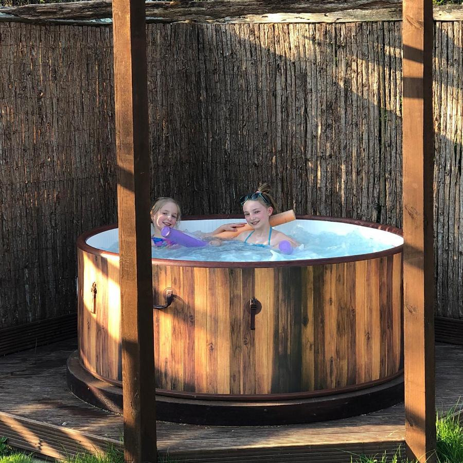 Luxury American Rv With Hot Tub West Chiltington Dış mekan fotoğraf